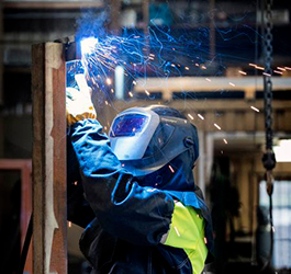 Tranemo Med Verdens Første Inherente Flammehemmende Kolleksjon Uten Flurkarbon Og Med Beskyttelse Mot Kjemikalier